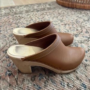 No. 6 Old School Clog